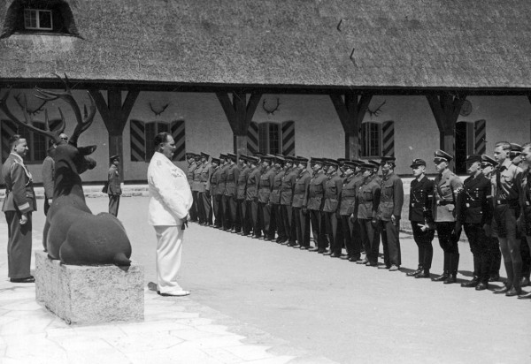 hermann-goering-a-Carinhall