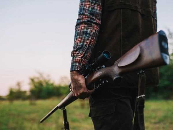 manutenzione di una carabina da caccia